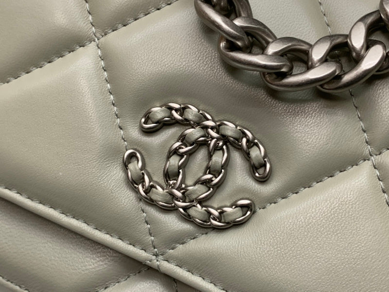  mid purse view 4
