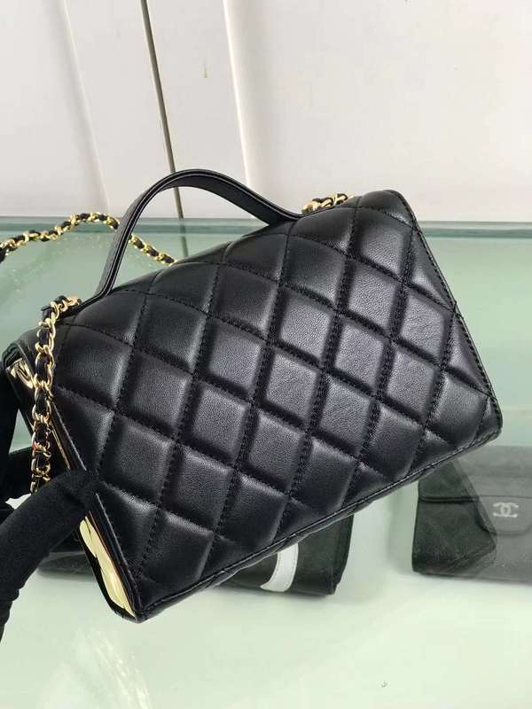 Zivas Charm Effortless Sophistication Fashion Handbag (Premium Everyday Carry) – Detail View