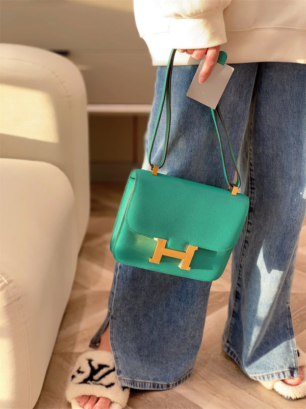Interior view of streamlined premium bag
