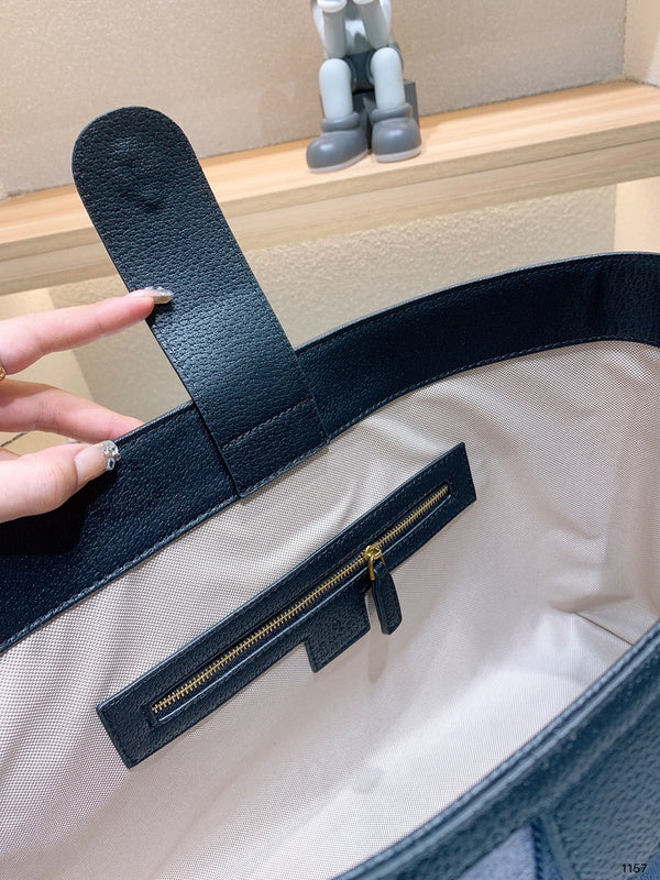 Ziva's Charm handbag – lifestyle view (one versatile size)