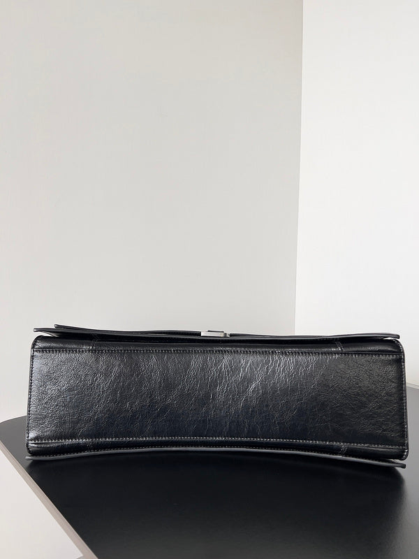 Zivas Charm Elevated Essentials Fashion Handbag (Contemporary Shape Language) – Interior View