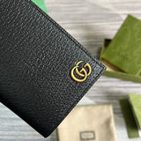 Styled lifestyle shot of chic everyday-luxe women's handbag – women's statement bag