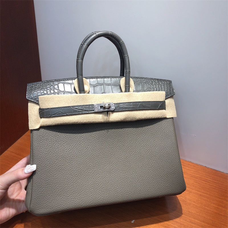  Smart carryall bag carried on shoulder