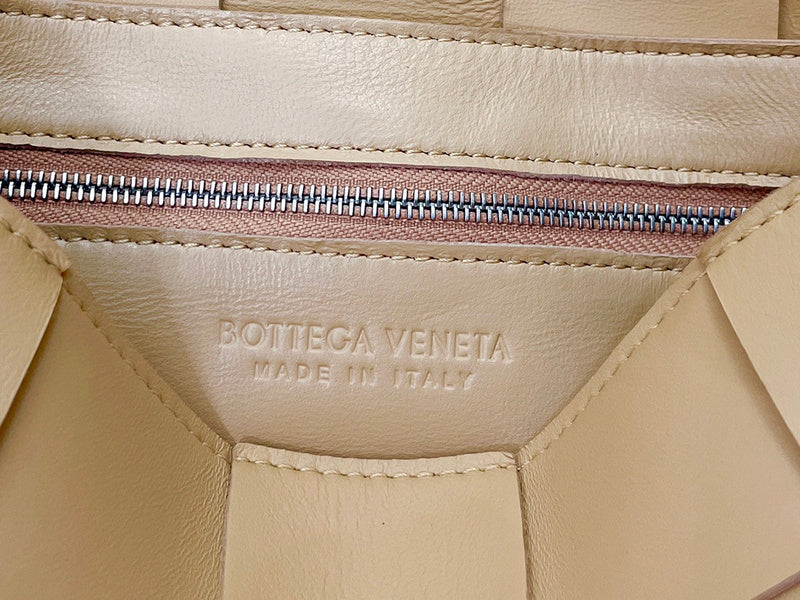 Chic Vegan Leather Handbag - Versatile Everyday Design | Women's Designer-Inspired Purse #1608 - close-up detail shot (image 3) of designer-inspired handbag