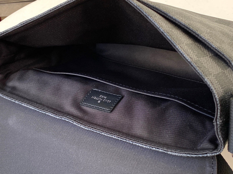 Back view of polished chic women's handbag – women's luxury handbag