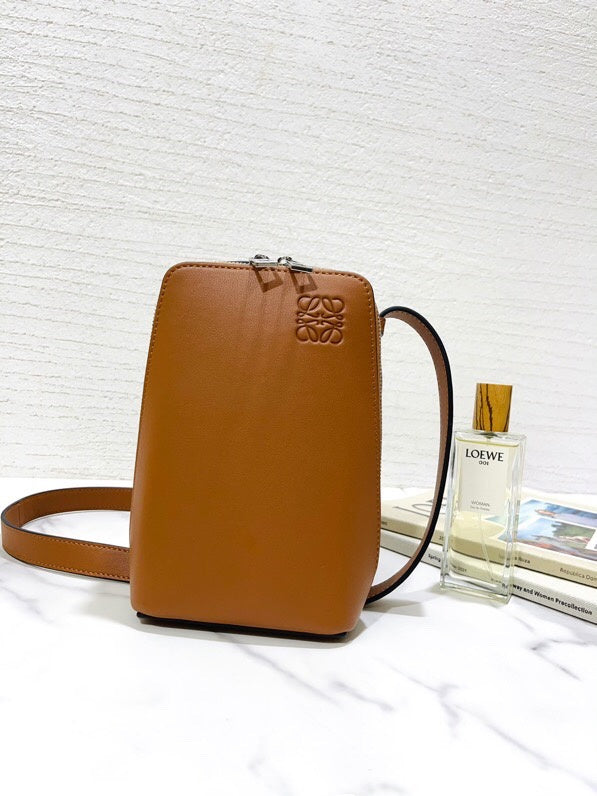 Ziva's Charm handbag – side angle view (12cm*6cm*20cm)