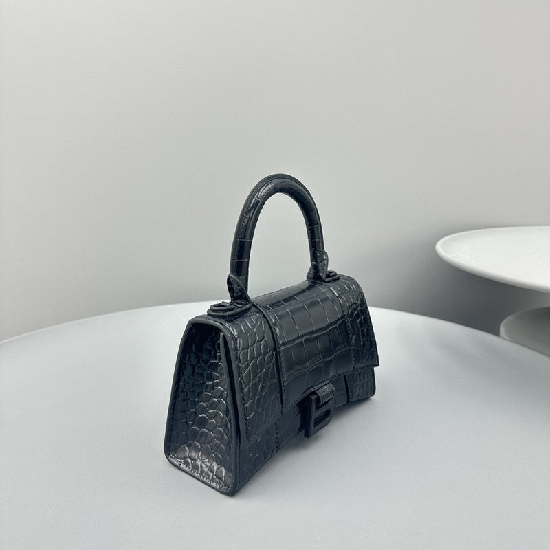 Zivas Charm Streamlined Design Fashion Handbag (Considered Detail & Form) – Lifestyle Shot