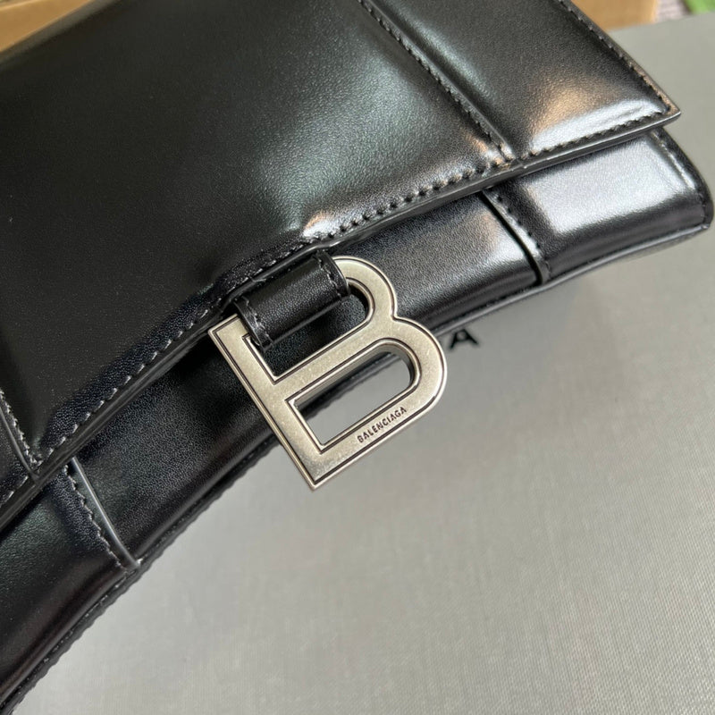 Back view of premium polished women's handbag – women's luxury accessory