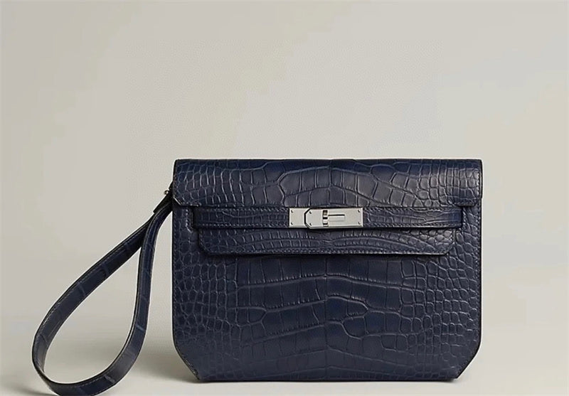  smart everyday bag styled with outfit