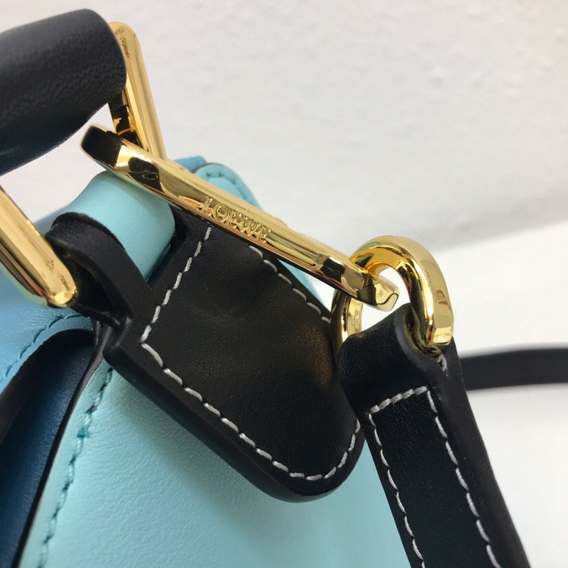 Ziva's Charm handbag – product shot (29cm*18cm*12cm)