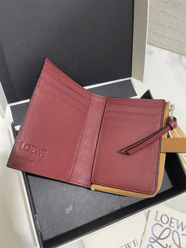 Ziva's Charm handbag – detail view (10.5cm*9cm*3cm)