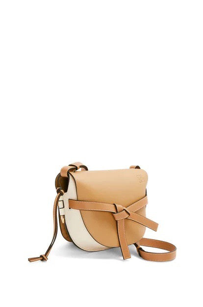 Ziva's Charm handbag – back view (25cm*18cm*12cm)