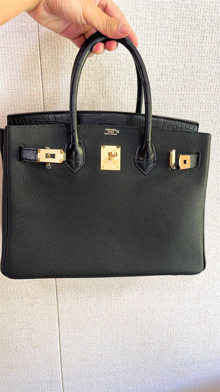  clean-lined carryall bag styled with outfit