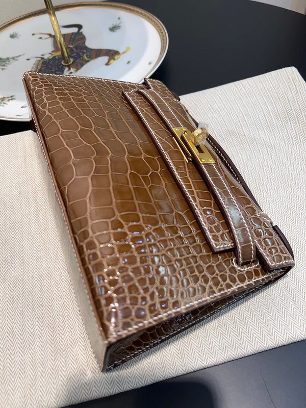 Sleek bag women's premium everyday handbag
