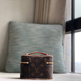  Polished structured bag carried on shoulder 10