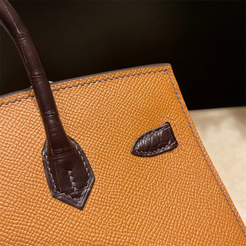  Smart tote bag carried on shoulder 10