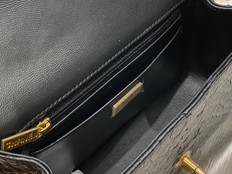  women's handbag, mid design, view 2