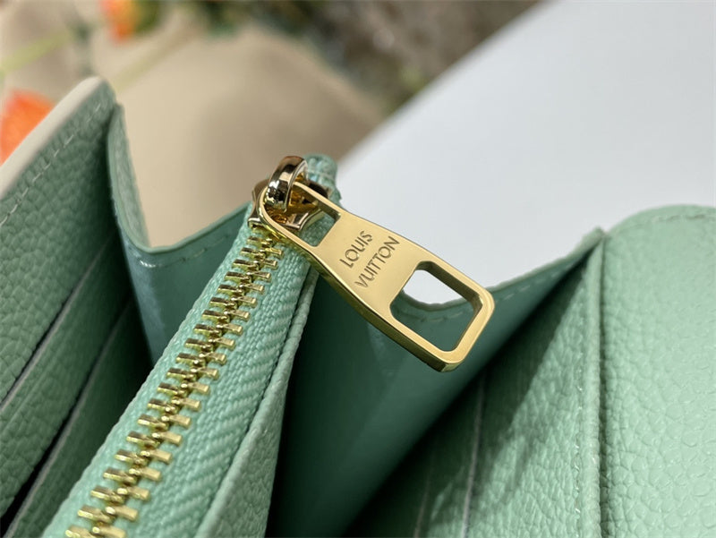  crossbody bag interior and compartment view 21