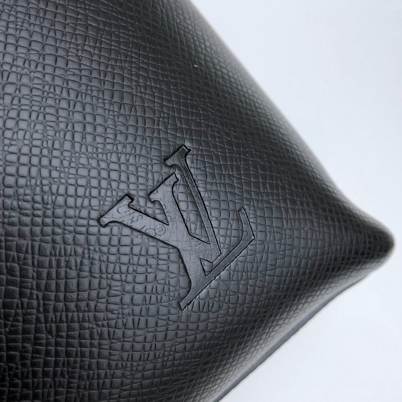 Styled lifestyle shot of chic polished women's handbag – women's premium purse