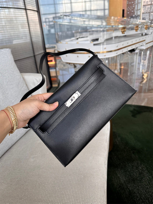  Graceful shoulder bag front view 7