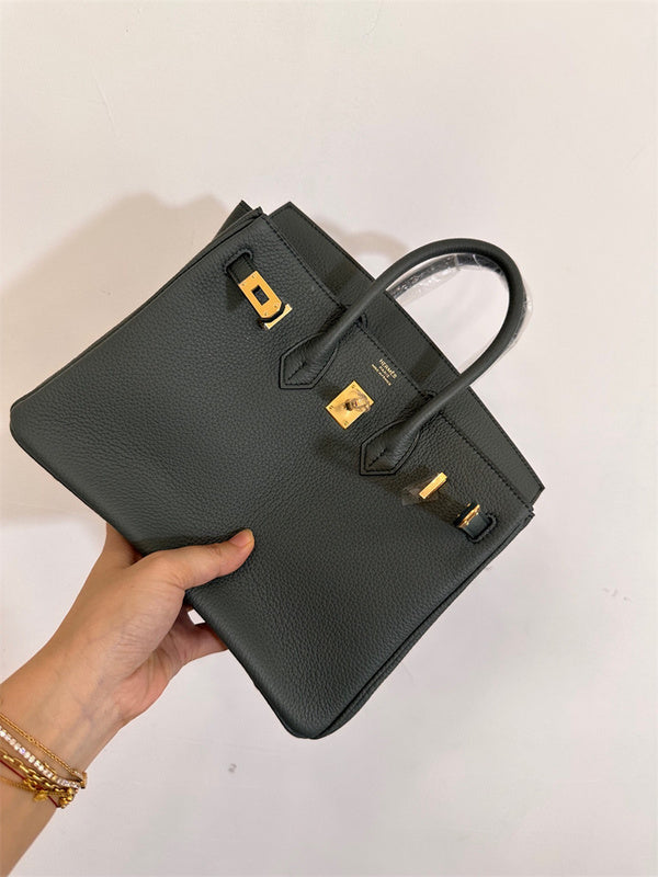  Sleek shopper bag front view 7