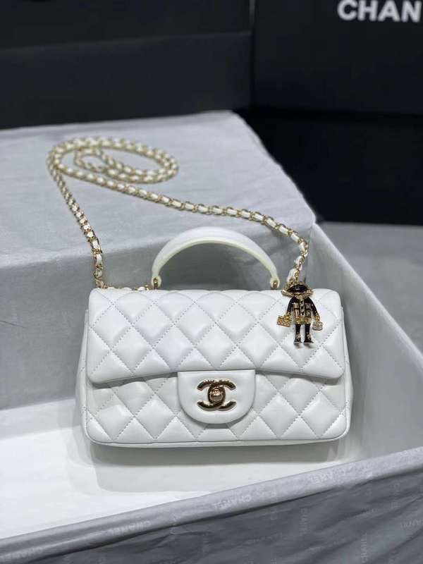 Zivas Charm Everyday Sophistication Luxury Handbag (Statement-Ready Design) – Detail View