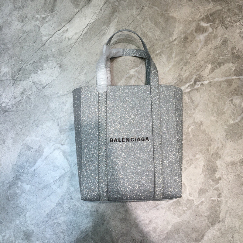 Refined Premium PU Leather Handbag - Premium Craftsmanship Detailing | Women's Luxury Handbag #916 - close-up detail shot (image 3) of designer-inspired handbag