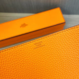 Crisp handbag styled for everyday wear