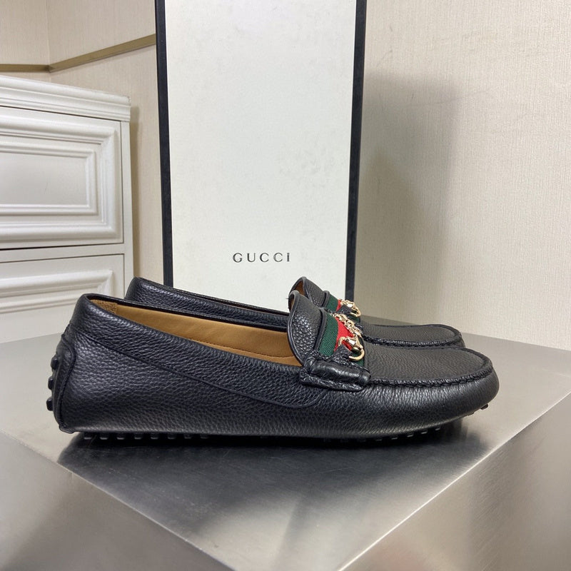 Gucci all-black luxury sneakers view 10 retro runner design