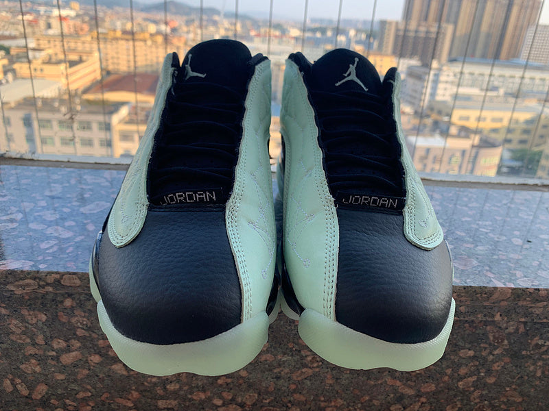 Nike Men's & Women's Designer Lifestyle Shoes — Style 224 front view