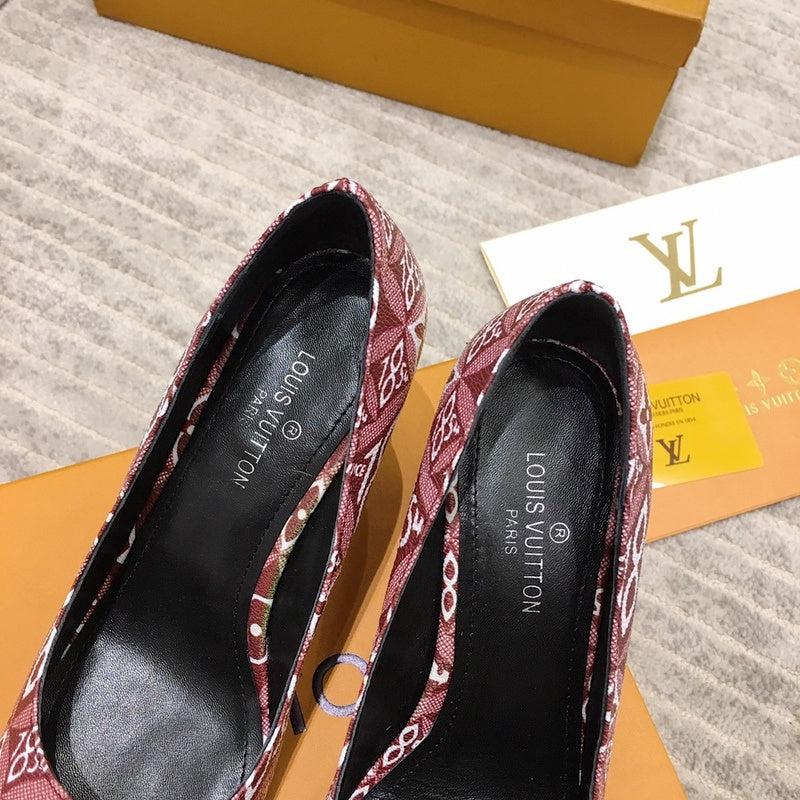 Louis Vuitton shoes Style 243 - close-up of bold signature style
