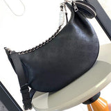  signature everyday bag styled with outfit 30