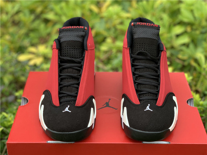Nike Men's & Women's Premium Casual Sneakers — Style 088 angle view