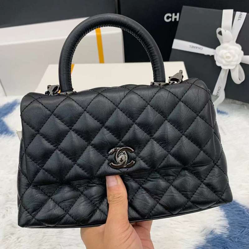 Zivas Charm Chic Craftsmanship Everyday Handbag (Structured Everyday Essential) – Full Silhouette