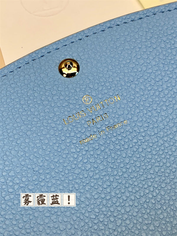  crossbody bag interior and compartment view 9