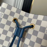  Elegant carryall bag front view 25