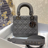 Front view of everyday-luxe classic women's handbag – women's premium purse