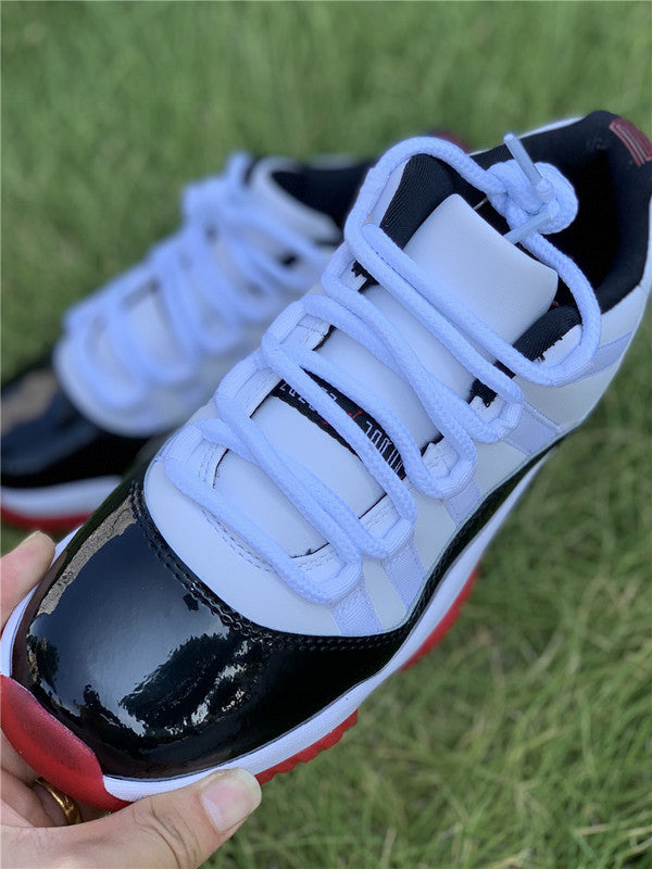 Nike classic monochrome luxury sneakers view 15 retro runner design