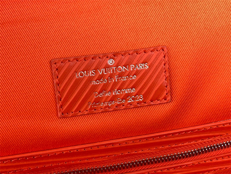  Streamlined shoulder bag carried on shoulder 16