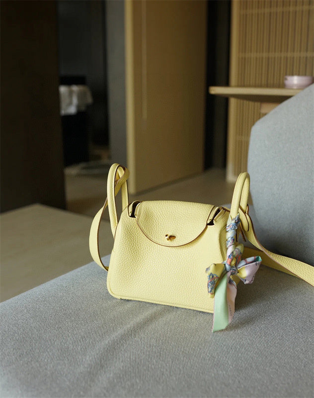  Elegant everyday bag carried on shoulder 16