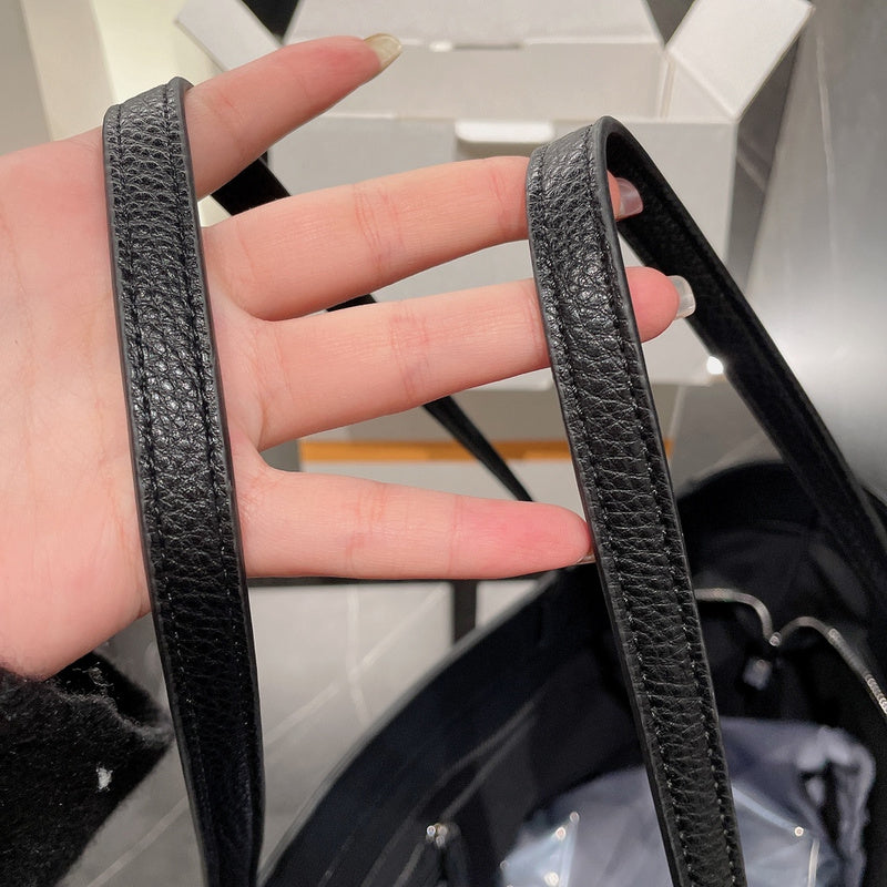 Ziva's Charm handbag – interior view (one versatile size)