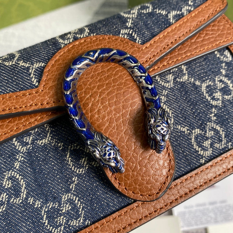 Handle and strap detail of sleek chic women's handbag – women's premium purse