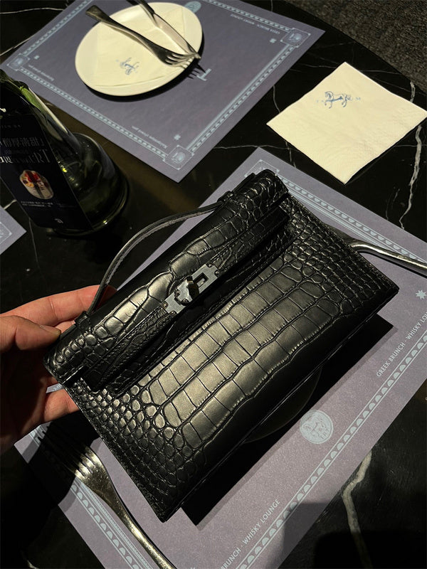 Versatile handbag styled for everyday wear
