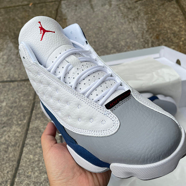 Nike Men's & Women's Luxury Lifestyle Trainers — Style 231 angle view