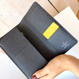 Side profile of chic elevated women's handbag – women's everyday handbag
