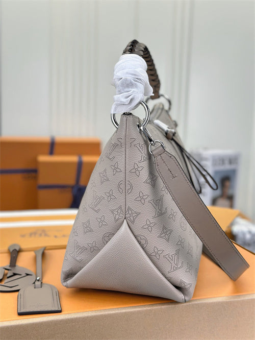  sophisticated shoulder bag detail view showing craftsmanship 14