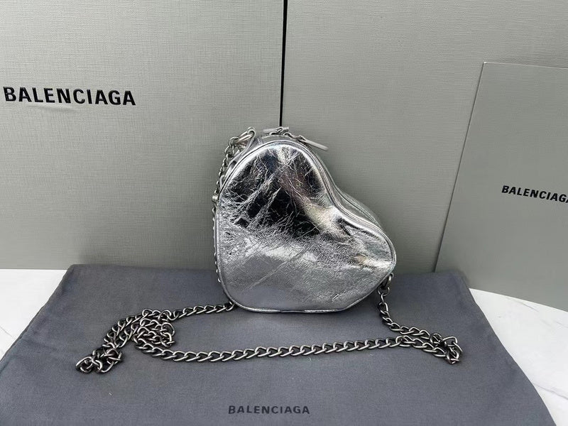 Zivas Charm Modern Minimalist Look Statement Handbag (Statement-Ready Design) – Lifestyle Shot