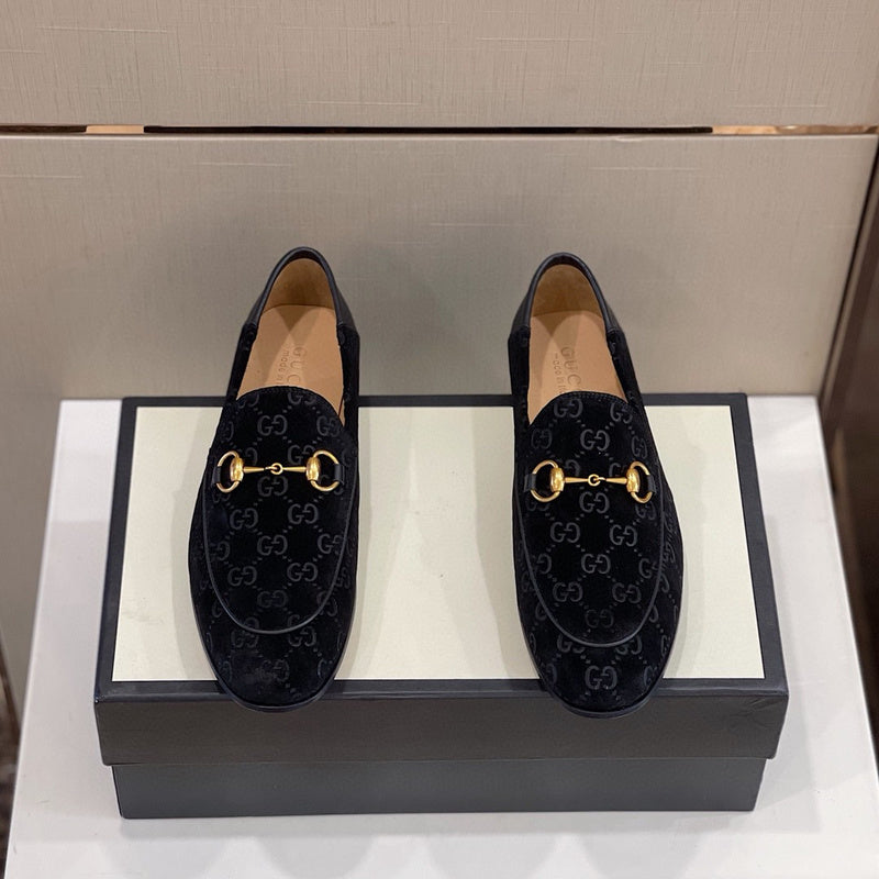 Gucci two-tone luxury sneakers view 10 breathable knit upper