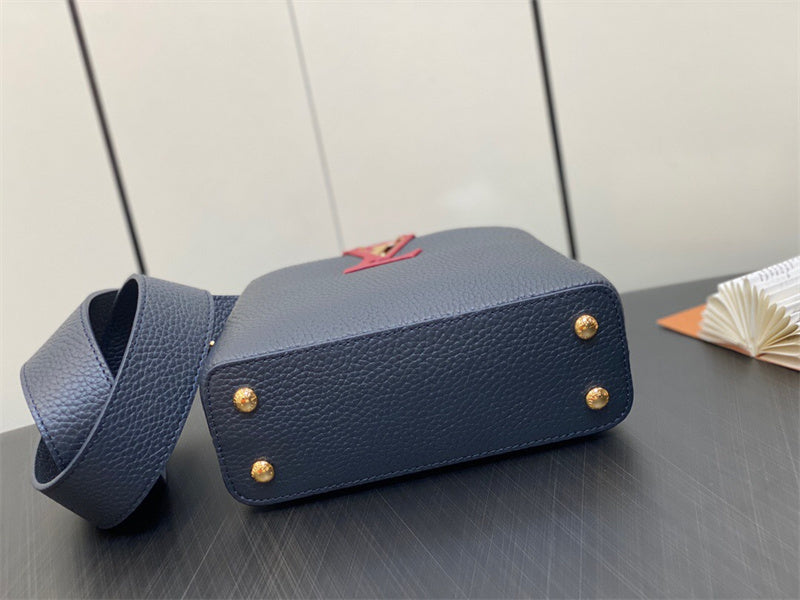  Tailored top-handle bag front view 31