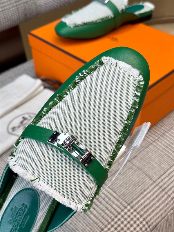 Hermès Grey Combat Boots - Heel Detail View